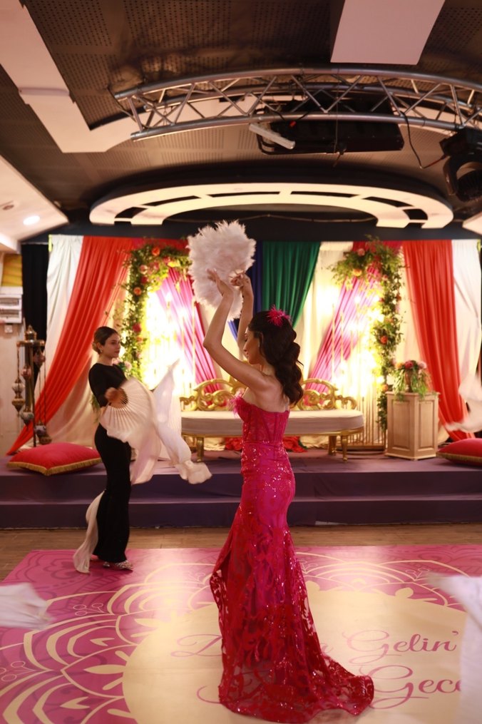 Pembe Drapeli Straplez Uzun Kadın Abiye - Görsel 3