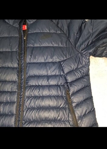 Nike mont
