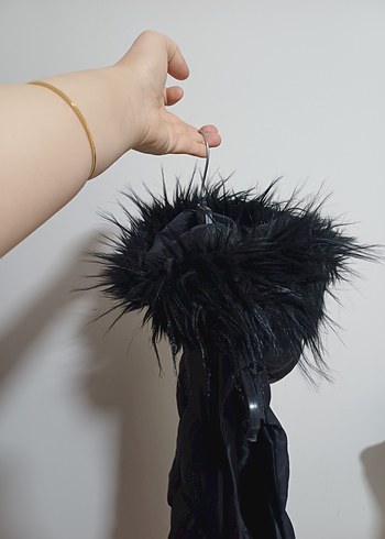 Siyah Uzun Kürklü Kadın Yelek - Görsel 4