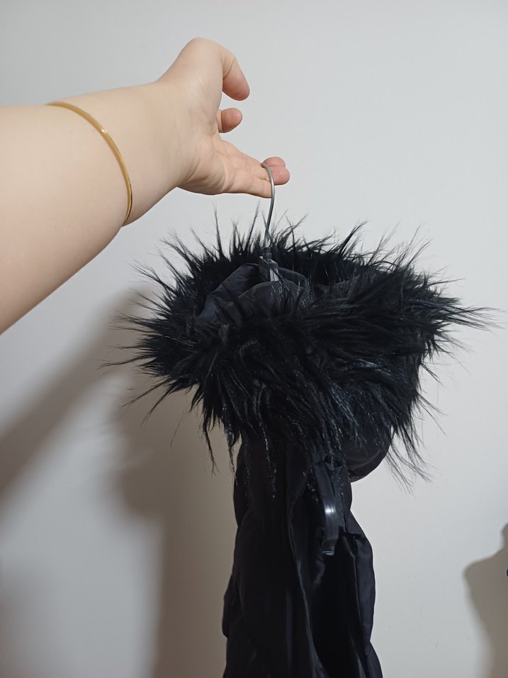 Siyah Uzun Kürklü Kadın Yelek - Görsel 4