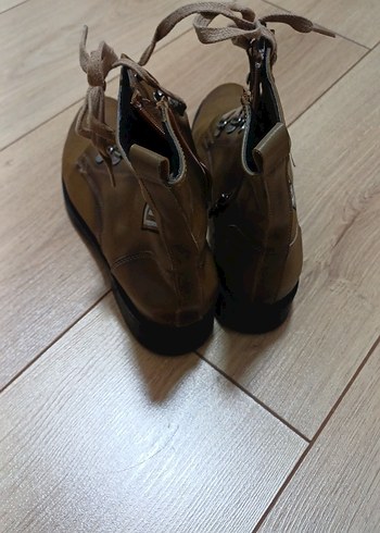 Kahverengi Deri Nakışlı Kadın Bot - Görsel 5