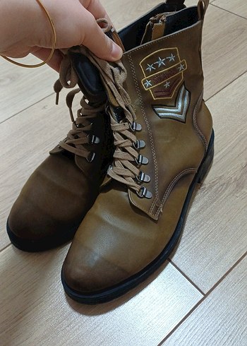 Kahverengi Deri Nakışlı Kadın Bot - Görsel 4