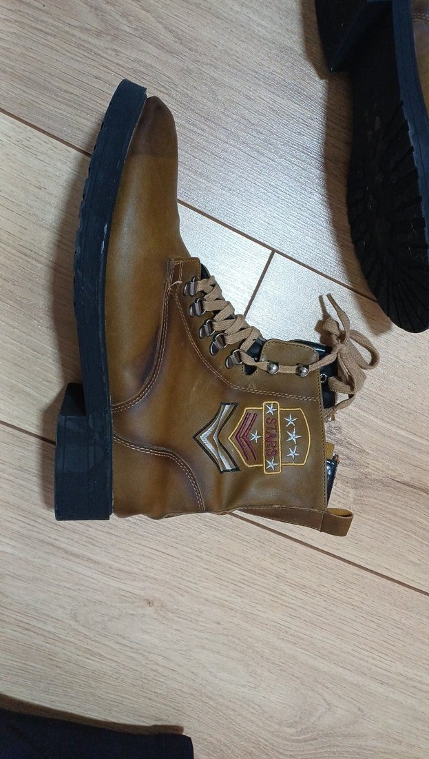 Kahverengi Deri Nakışlı Kadın Bot - Görsel 2