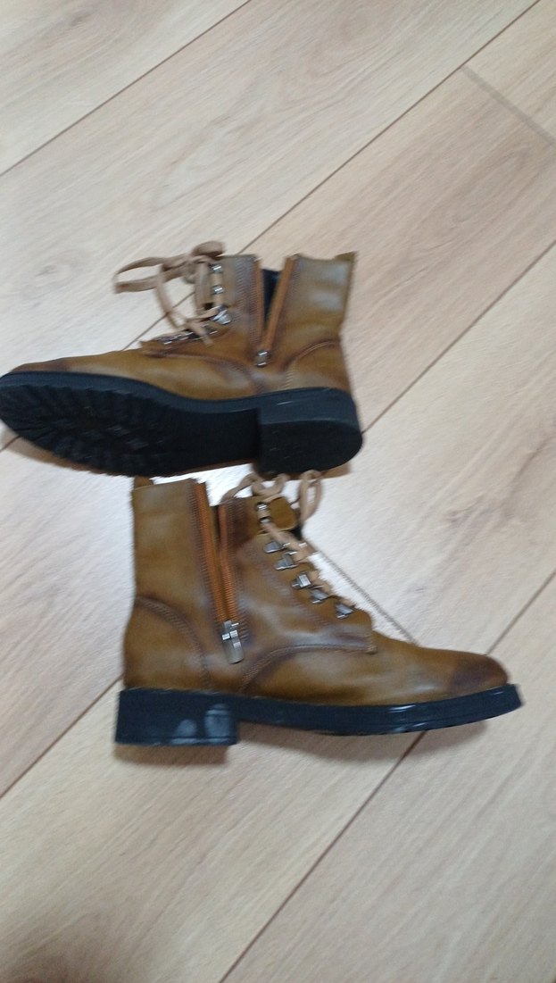 Kahverengi Deri Nakışlı Kadın Bot - Görsel 3