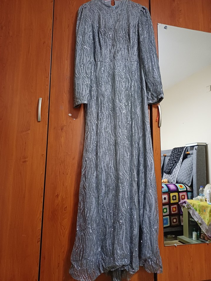 Gri Uzun Kollu simli Elbise - Görsel 2