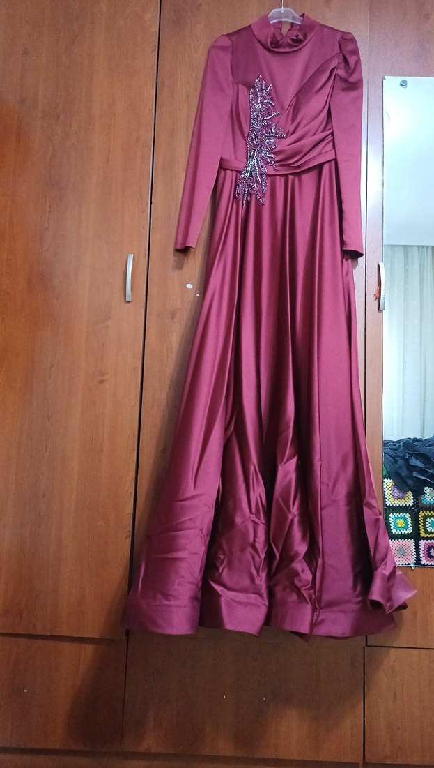 Uzun Kollu bordo İşlemeli Abiye Elbise - Görsel 2