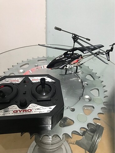 Uzaktan kumandalı helikopter