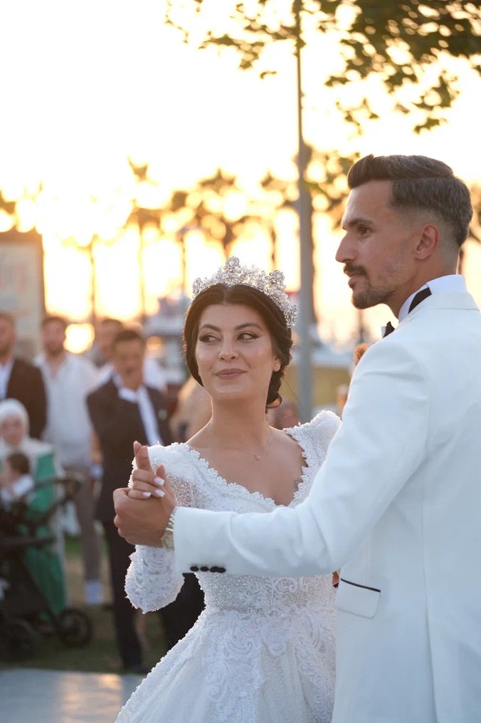 Uzun Kollu Beyaz Prenses Gelinlik - Görsel 2