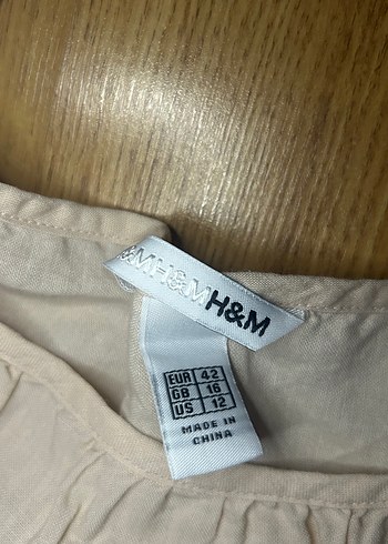 Kısa Kollu açık yavruağzı Bluz Dantel Detaylı - Görsel 3