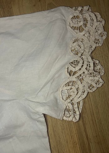 Kısa Kollu açık yavruağzı Bluz Dantel Detaylı - Görsel 4