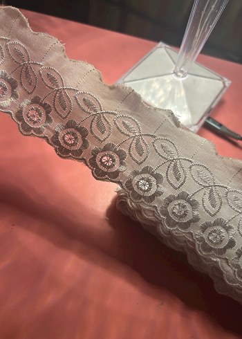 Çeyizlik Çiçek İşlemeli Dantel Güpür - Görsel 2