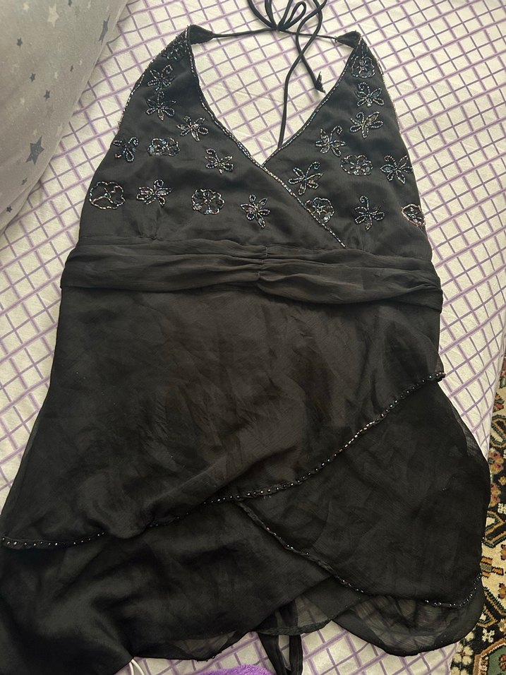 Boyundan bağlamalı boncuk işlemeli bluz - Görsel 5