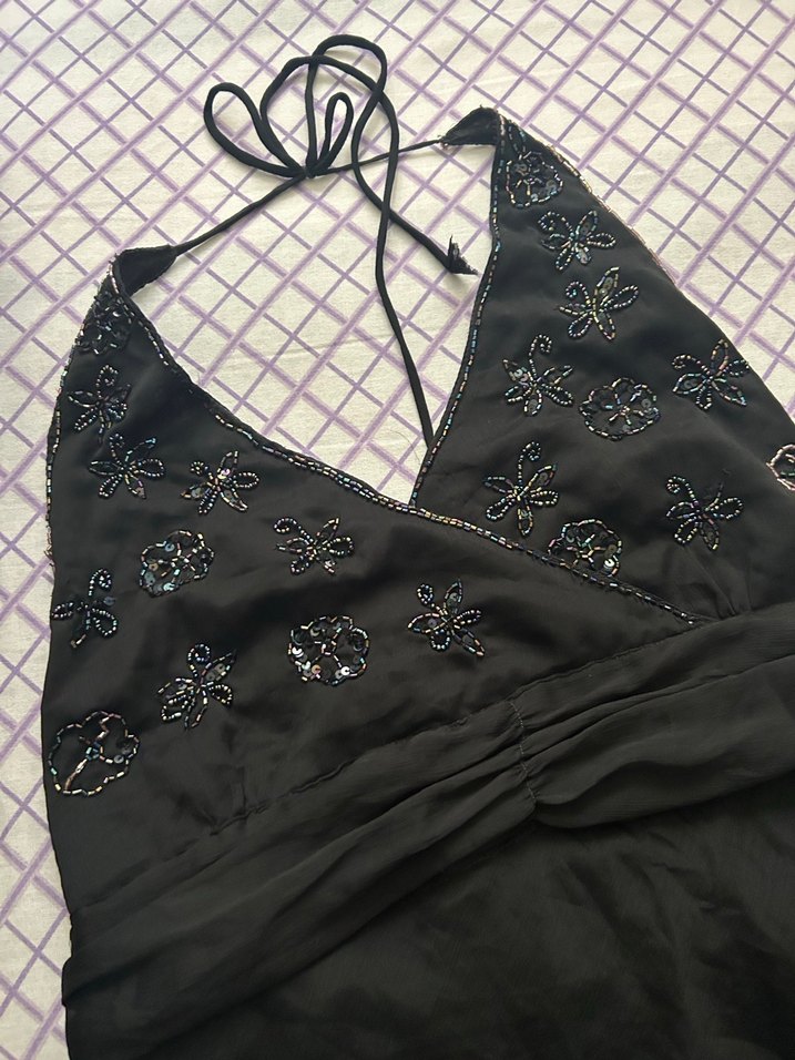 Boyundan bağlamalı boncuk işlemeli bluz - Görsel 2