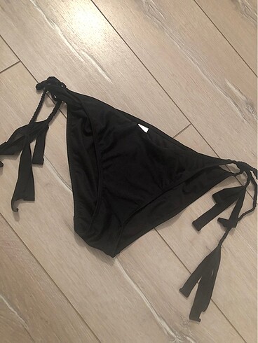 Püskül saçak detay bikini altı şık