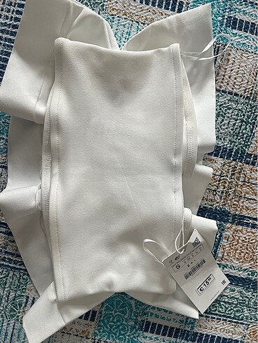 Zara Bluzz