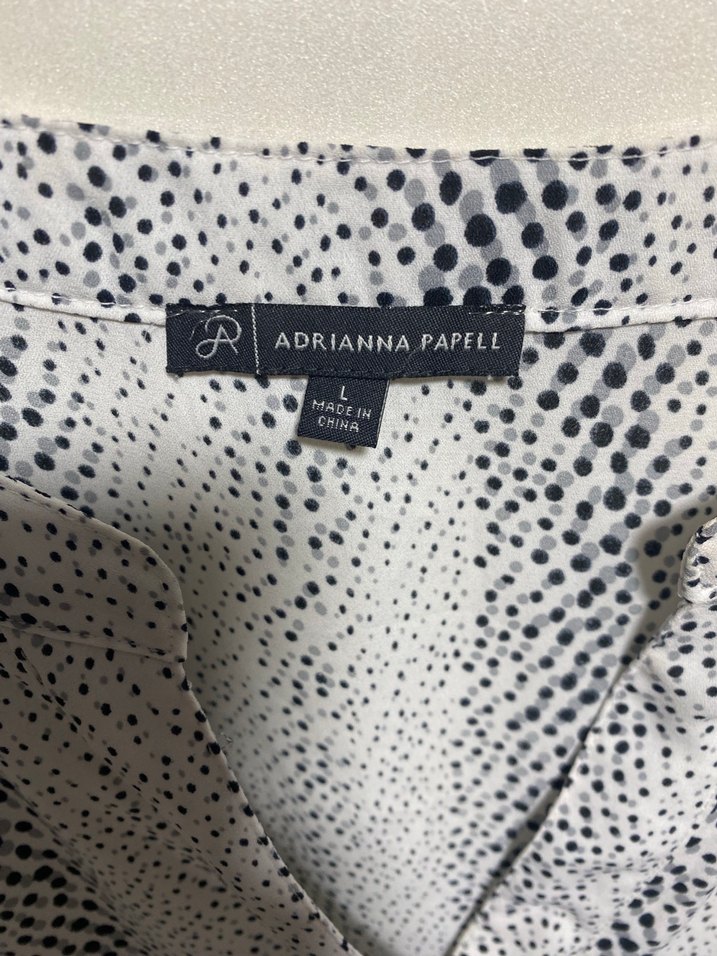 Düğmeli V Yaka Yılan Desenli Keten Bluz - Görsel 3