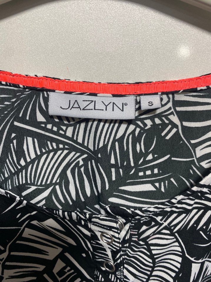 Desenli V Yaka Kolsuz Kadın Bluz - Görsel 2