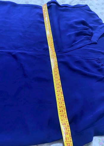 Mavi V Yaka Kısa Kollu Salaş Bluz - Görsel 4