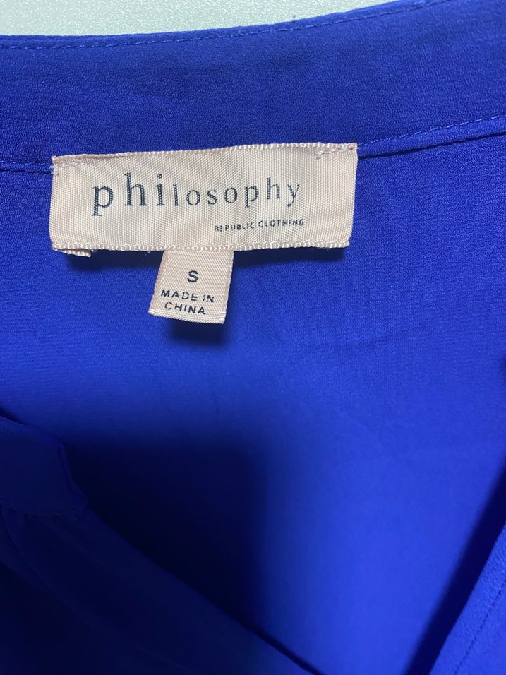 Mavi V Yaka Kısa Kollu Salaş Bluz - Görsel 2