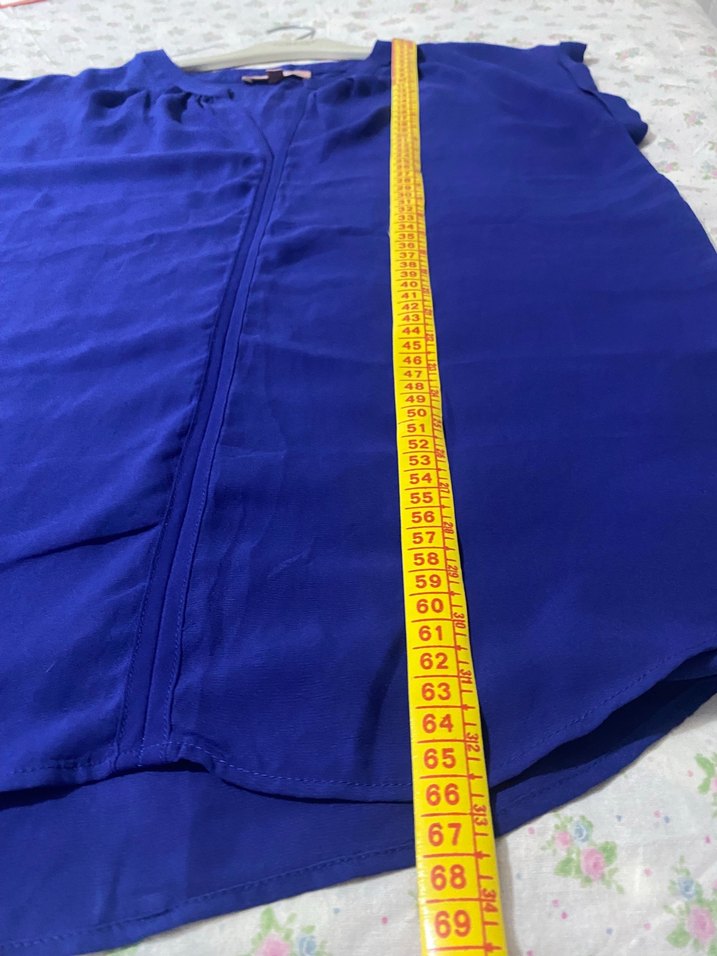 Mavi V Yaka Kısa Kollu Salaş Bluz - Görsel 5