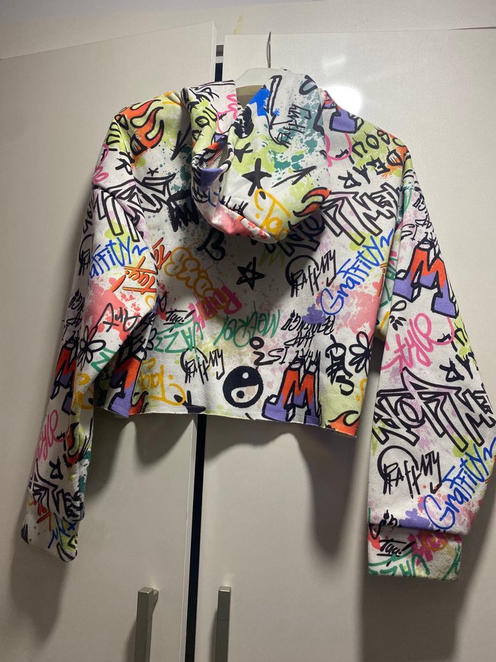 Renkli Baskılı Crop Sweatshirt - Görsel 2