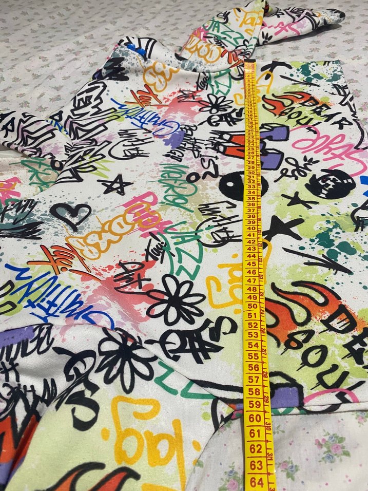 Renkli Baskılı Crop Sweatshirt - Görsel 3