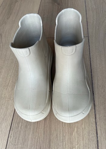 Bej renk 32-33 numara Yağmur Çizmesi