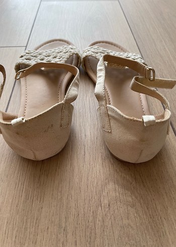 35 Beden ten rengi Renk H&M Kız Çocuk Bej Örgü Desenli Sandalet