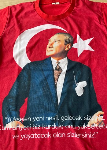 7 Yaş Beden Türk Bayrağı ve Atatürk Baskılı Kısa Kollu Tişört