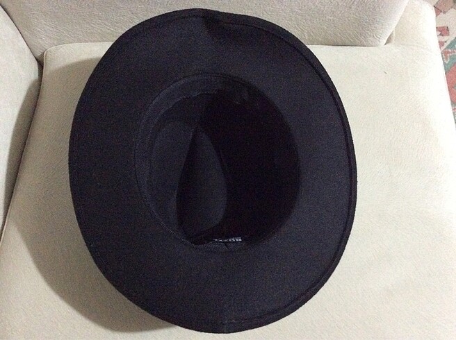 l Beden siyah Renk Çok güzel ve kullanışlı bir şapka
