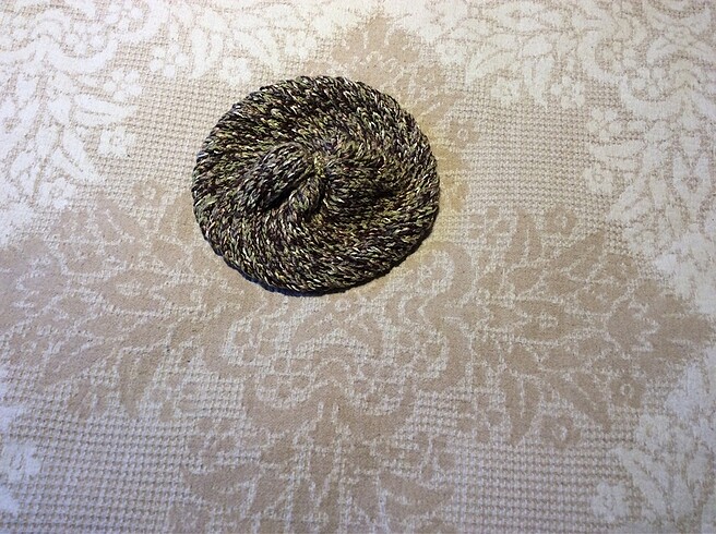 Kendi ördüğüm şık bir şapka - Görsel 3