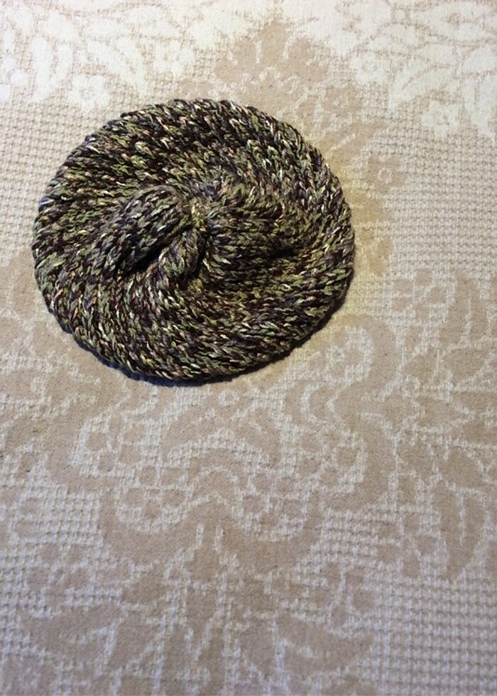 Kendi ördüğüm şık bir şapka - Görsel 3