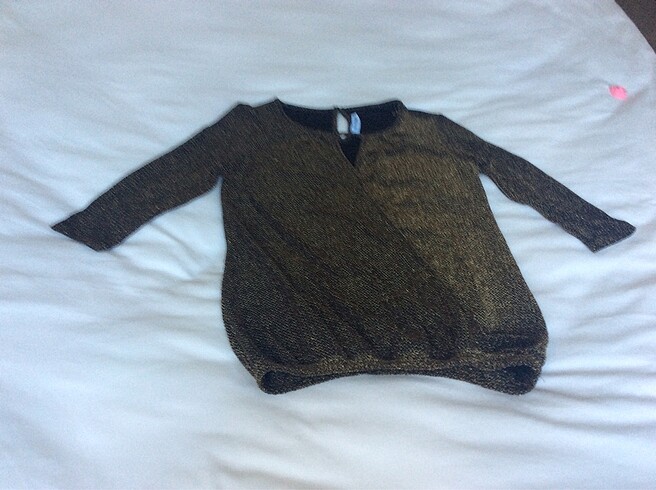 Siyah içinde altın rengi pırıltılı bulun - Görsel 3