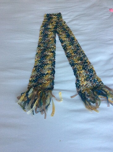 Kurdela ipten ördüğüm güzel bir fular - Görsel 2