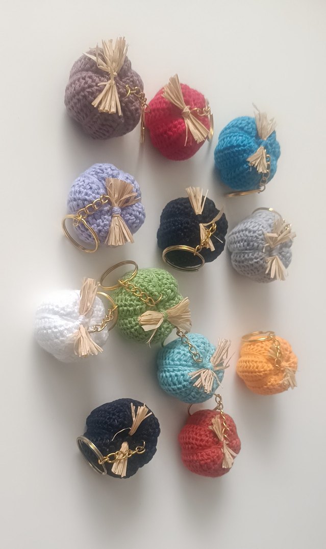 kabak figürlü örgü Anahtarlık - Görsel 2