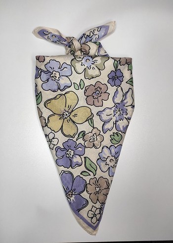 Çiçek Desenli Pastel Kadın Fuları
