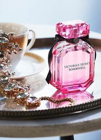 Victoria's secret bombshell 