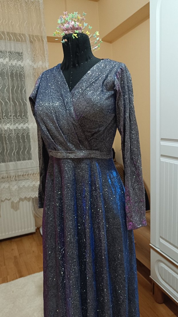 Gri Uzun Kollu V Yakalı Abiye Elbise - Görsel 2