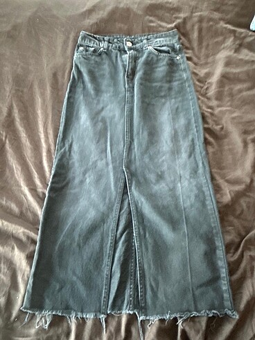 bershka uzun yırtmaçlı etek