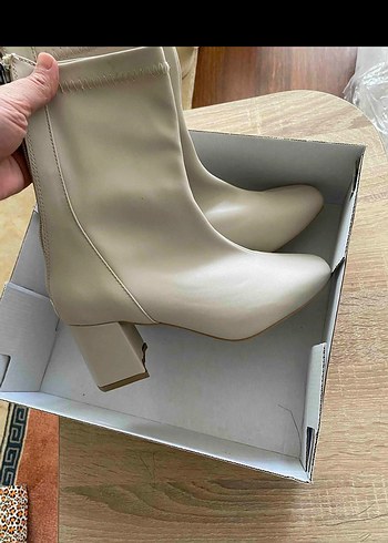 Bej Deri Tokalı Kadın Bot - Görsel 4