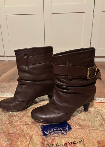 Kahverengi Deri Tokalı Kadın Bot - Görsel 2