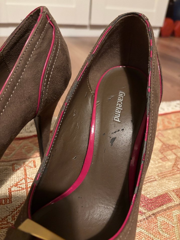 Kahverengi süet tokalı stiletto topuklu ayakkabı - Görsel 3