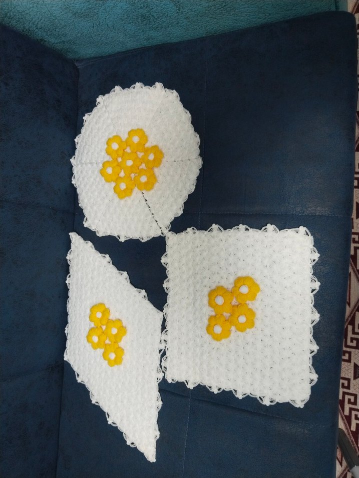 Sarı Çiçek Desenli Beyaz El Örgüsü lif Seti - Görsel 3