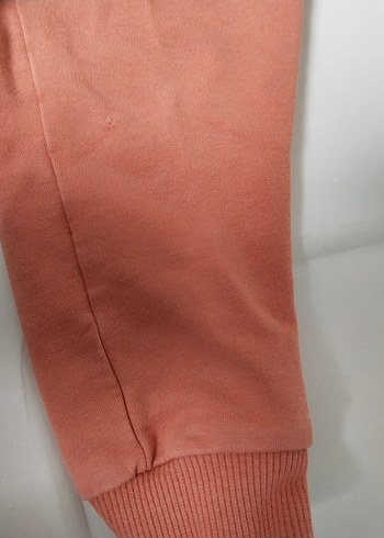 sağ dizinde ufak deliği var fotoğraf da belirttim - Görsel 3