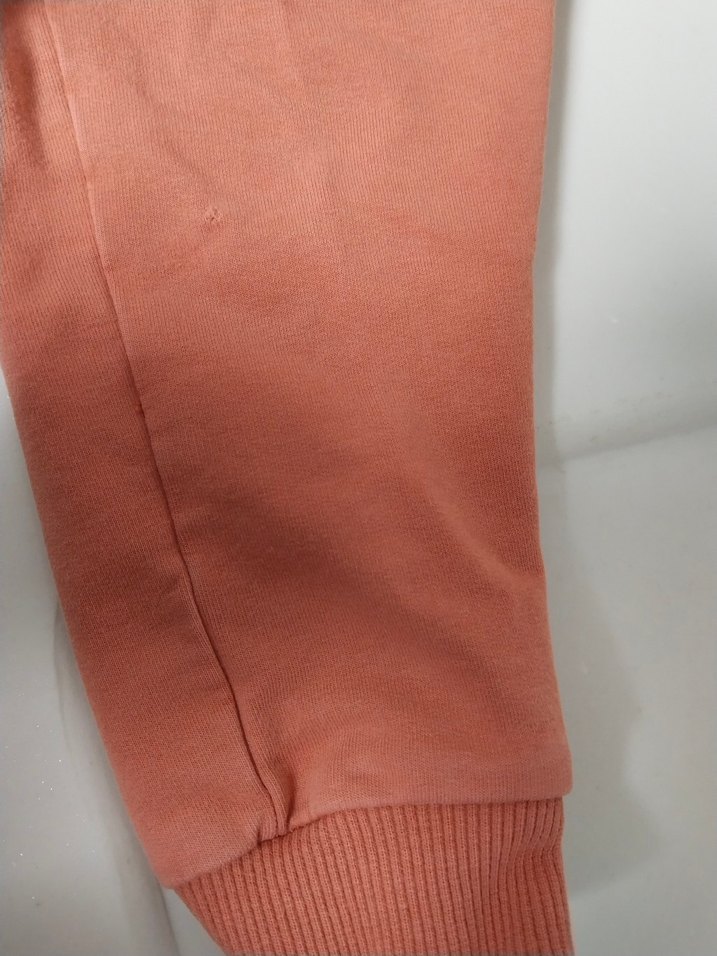 sağ dizinde ufak deliği var fotoğraf da belirttim - Görsel 3