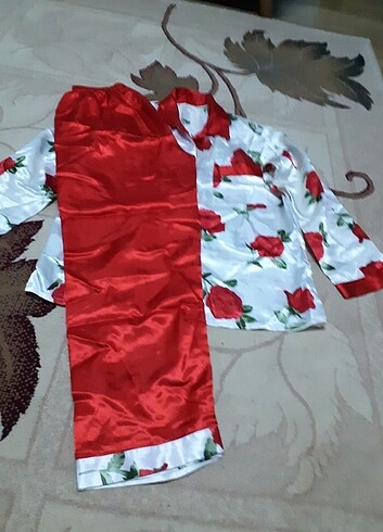 m Beden Yeni hiç kullanılmamış saten pijama takımı