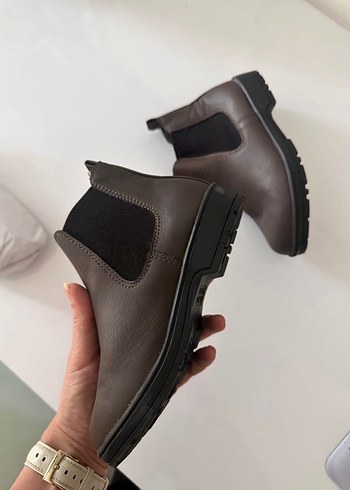 Kahverengi Deri Çocuk Bot, Lastik Kemer Detaylı - Görsel 4