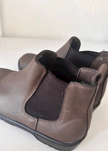 Kahverengi Deri Çocuk Bot, Lastik Kemer Detaylı - Görsel 3