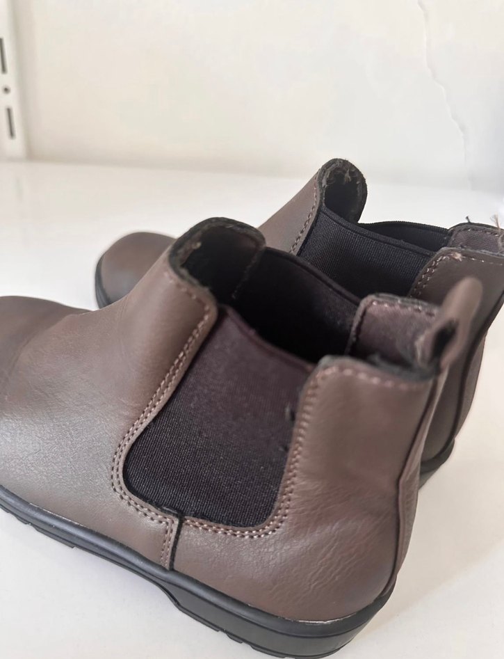 Kahverengi Deri Çocuk Bot, Lastik Kemer Detaylı - Görsel 3