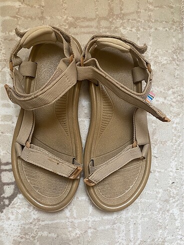 Spor sandalet